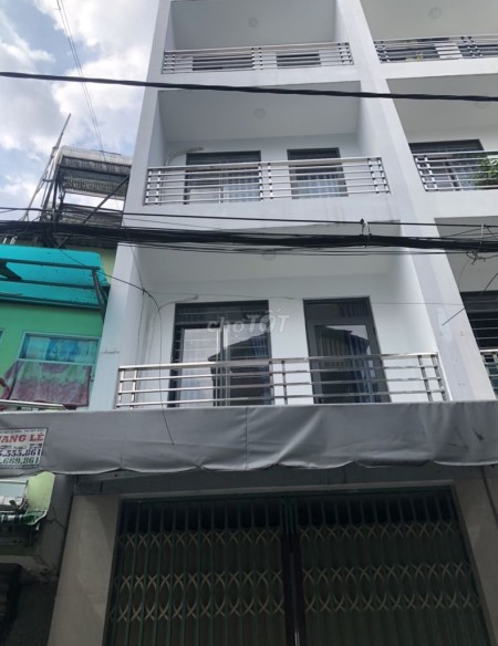 Nhà HXH quận 3 cho thuê, 4PN - 3WC nhà sạch sẽ có nội thất cơ bản, giá 17tr