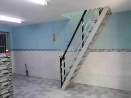 Nhà nguyên căn trong hẻm cho thuê giá rẻ tại Quận 5