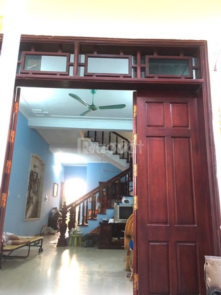 Nhà nguyên căn 3 lầu cho thuê siêu rộng rãi thoáng mát, 80m2, 2 phòng ngủ, 2 toilet