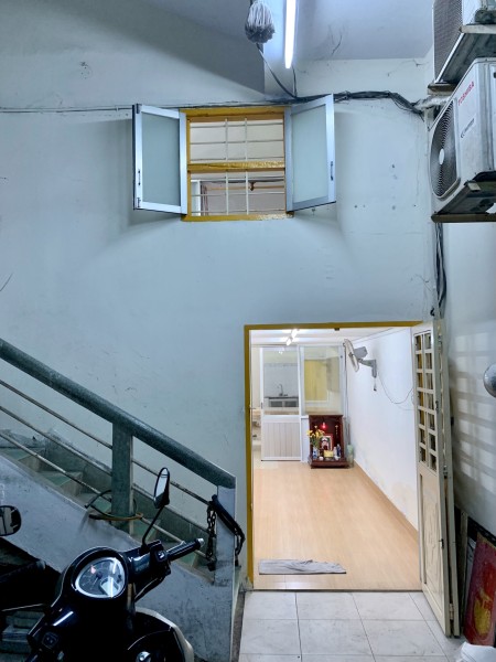 Trống nhà 60m2, 2PN cho thuê nguyên căn tại Quận 10