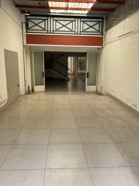 Trống căn nhà mặt tiền Lâm Văn Bền quận 7, 1 trệt 2 lầu 240m2 cho thuê lại