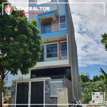 Nhà mới quận 9 cho thuê 18 triệu, Dt 100m2, có sân đỗ xe và nội thất cơ bản