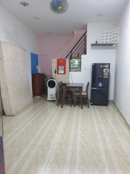 Nhà nguyên căn Quận 1 cho thuê, 2 phòng ngủ, 1 phòng vệ sinh, đầy đủ nội thất, 28m2, 2 phòng ngủ, 1 toilet