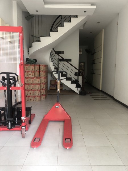 Nhà nguyên căn 4 PN, đầy đủ nội thất cơ bản cho thuê tại Quận 8