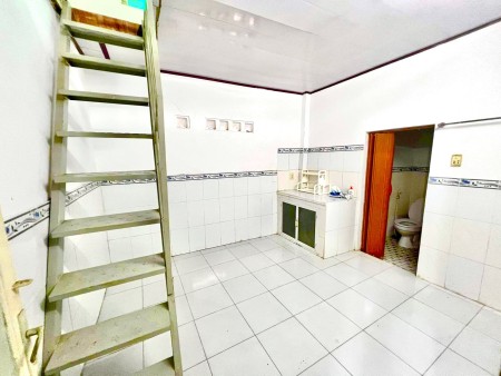 Cho thuê nhà nguyên căn 1 trệt 1 lầu chỉ 3.5 triệu/tháng, khu an ninh, 50m2, 1 phòng ngủ, 1 toilet