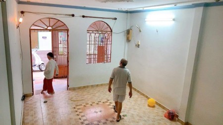 Trống căn 100m2 gần siêu thị BigC Nguyễn Sơn cho thuê 7.5tr/th