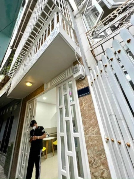 Chủ nhà cần thuê căn hẻm 3,6x6m trệt lầu đường Xô Viết Nghệ Tĩnh giá 10tr/tháng