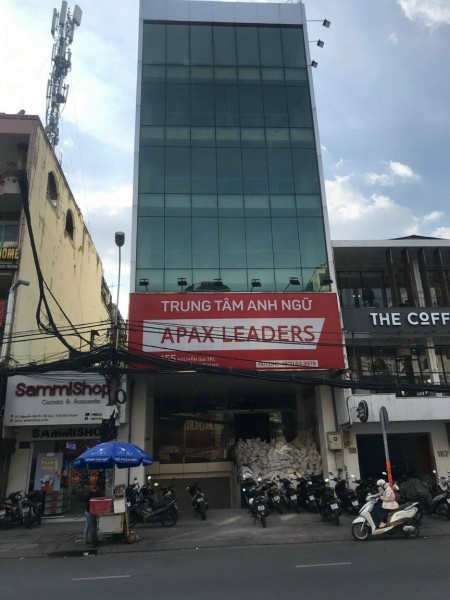 Tòa nhà có tổng diện tích sử dụng 240m2 cho thuê