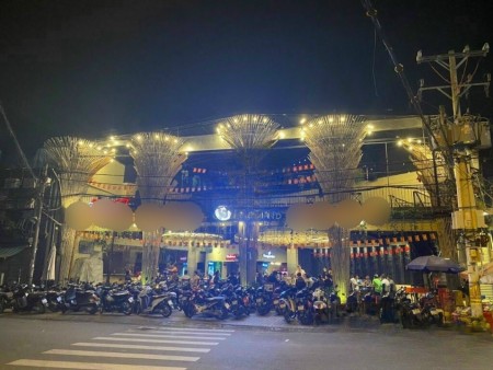 Cần cho thuê căn góc ngang 12m, DTSD 750m2 mở nằm ngay MT Trường Sơn, Q10