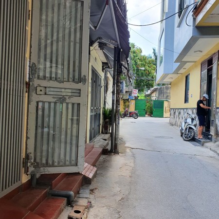 Cho thuê nhà Xuân Thuỷ 45m nhà full nội thất 12,5tr