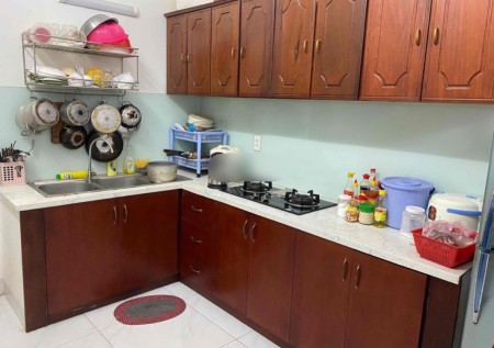 Nhà Đinh Tiên Hoàng 15 triệu nội thất khá đầy đủ