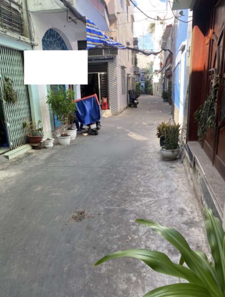 Cho thuê nhà nguyên căn trong hẻm rộng 3m giá 10.5 triệu 1 tháng