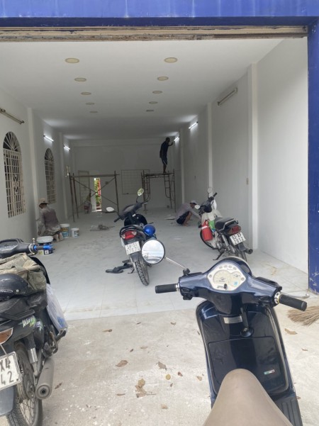 Nhà cấp 4 mặt tiền Nguyễn Hoàng rộng 80m2 cho thuê 14 triệu / tháng