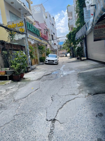 Căn 4x18m nằm HXH Phan Văn Trị, Bình Thạnh cho thuê 12 triệu mỗi tháng