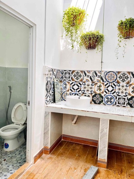 Nhà mặt tiền Quận TBình rộng 56m2 cho thuê 15 tr