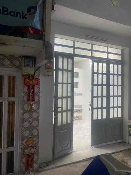 Nhà hẻm 3 gác, 40m2, 2PN, an ninh, gần quận trung tâm, giá thuê 8tr/th