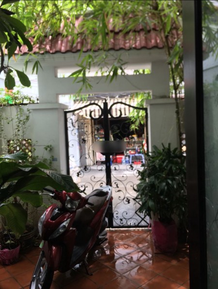 Nhà trong HXH, full nt, dt 180m2, 4PN, cho thuê kinh doanh hoặc ở, giá 24tr/th