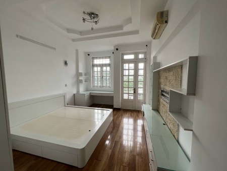 Nhà full nội thất 80m2, 3PN, đường Huỳnh tấn Phát, có máy lạnh