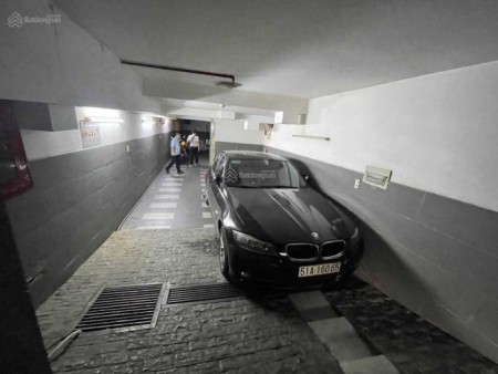 Đường Tôn Thất Tùng cho thuê nhà 92.4m2, 14PN, 7 lầu giá 125tr/th