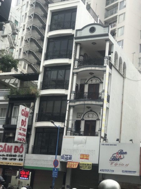 Cho thuê tòa nhà KS 4 lầu, 11 phòng có DT 4x18m ngay Lý Chính Thắng, Q3