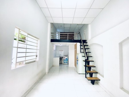 Trống căn 3 x 10m cho thuê chỉ 6.5tr/th nằm HXT Thích Quảng Đức, PN