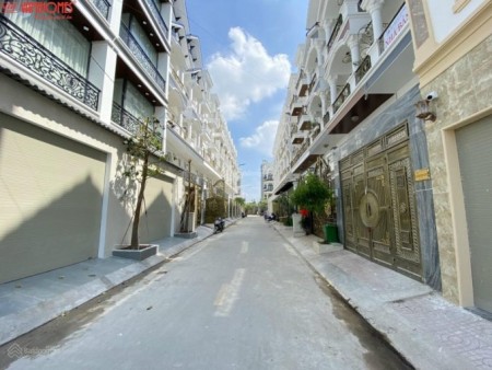 12tr/th nhà thuê NC 56m2, 4PN, khu dân trí cao, đường QL13, Thủ Đức