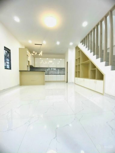 28tr/th nhà thuê đường Tôn Thất Tùng, Quận 1, hẻm ô tô, không nội thất