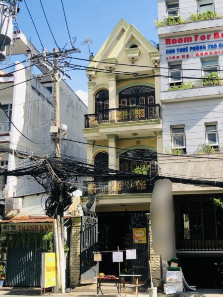 Nhà nằm trong hẻm xe hơi đường Hoàng Hoa Thám cho thuê 1 tháng 25 triệu