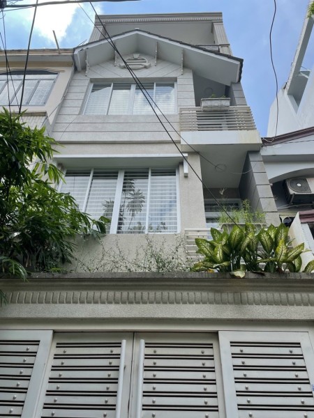 Cho thuê nhà hẻm 3m, diện tích 4.5 x 14m Nguyễn Đình Chính, DTSD gần 300m2 giá 25tr/th