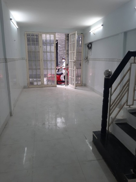 NHà cho thuê hẻm 3 gác Cách Mạng Tháng 8, DT- 3,5x15m, 2 Tầng, 2PN, 2WC.