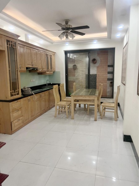 Nhà 56m2, hướng Đông Nam có 4 tầng cần cho thuê với giá 10 triệu mỗi tháng