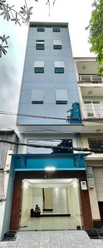 Nhà cho thuê làm văn phòng, dt 4x15m, có thang máy, đường rộng 7m giá 42tr/th