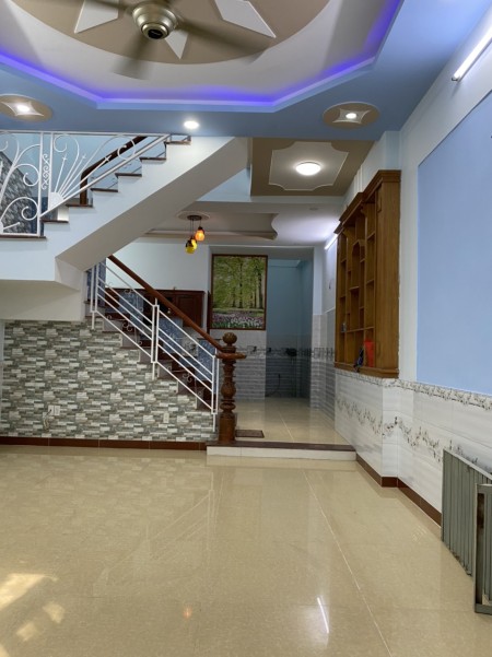 8tr/th nhà thuê P. Hiệp Thành 96m2, 3PN, gần chợ, có NTCB nhận nhà ngay