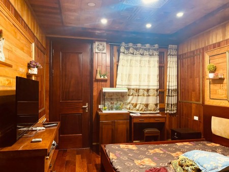 Trống nhà nguyên căn cần cho thuê diện tích 50m2, nhà nằm trong hẻm, nhà 3 lầu