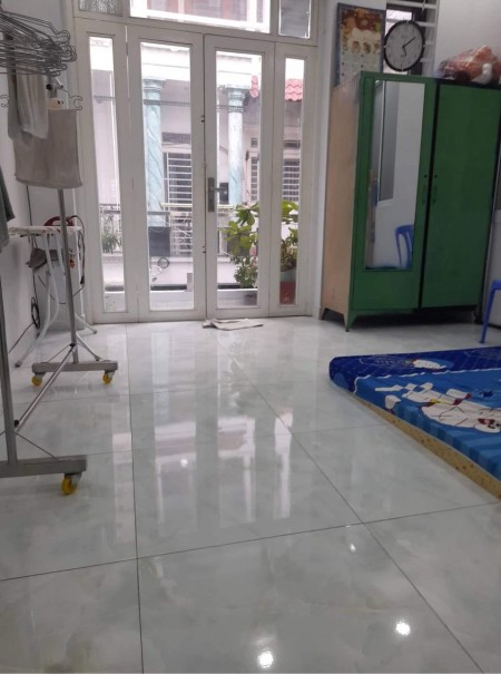 Có nhà nguyên căn còn trống cần cho thuê có diện tích sử dụng 64m2, tiền thuê mỗi tháng là 5.5 triệu