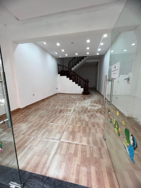 Cho thuê dài hạn căn 65m2, 5PN và 5WC tại ngõ lớn thông các hướng tiện KD hoặc mở VP