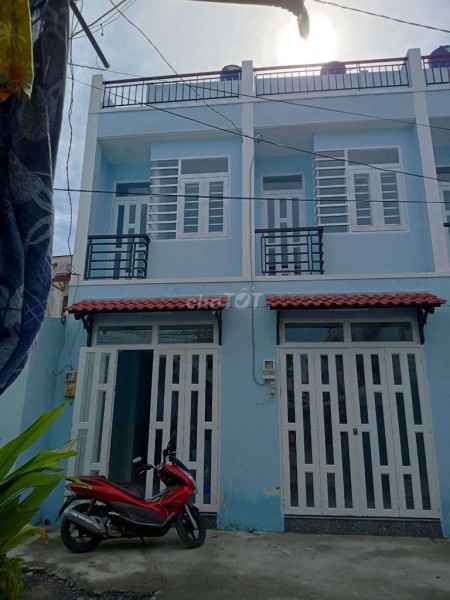 Nhà quận 12 cần cho thuê 4tr/th có 3PN + 2WC, DTSD 60m2 có ban công thoải mái như hình