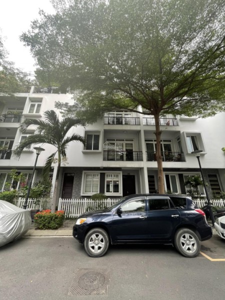 Thuê nhà 90m2, 5PN, giá 15 tr/th đường Sư Vạn Hạnh, Q10