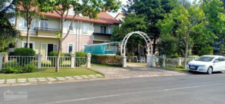 Căn vila đẹp 300m2 cho thuê tại khu The Oasis, có sẳn nt cao cấp