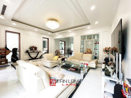 Căn biệt thự đơn lập cho thuê 300m2, 3t, 4pn, view sông tại DA Vinhomes Riverside