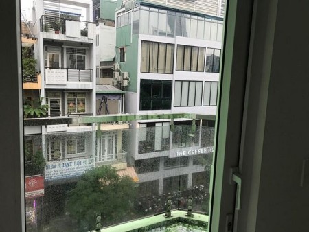 Cho thuê mặt tiền đường CALMETTE. Diện tích: 4,2m X 19m, phù hợp kinh doanh đa ngành nghề. 90 tr/th