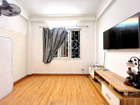 Nhà mới xây nguyên căn cho thuê, full nội thất 18mx4T, 3PN đường Hoàng Hoa Thám, Ba Đình, 18m2, 3 phòng ngủ, 2 toilet