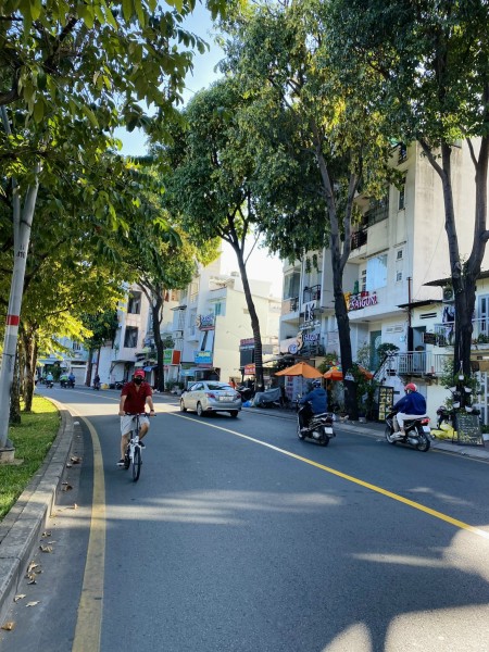 Nhà mt đường Trường Sa, căn góc, 139m2, 2PN, giá 40tr/th