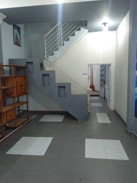 Cho thuê nhà có máy lạnh có sân 35 Xô Viết Nghệ Tĩnh P17 Bình Thạnh LH 0947043751