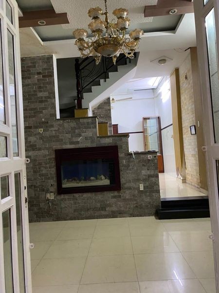 Nhà đẹp 48m2, 4t, 4pn, cho thuê nt đg Ni Sư Huỳnh Liên giá 13 triệu/tháng