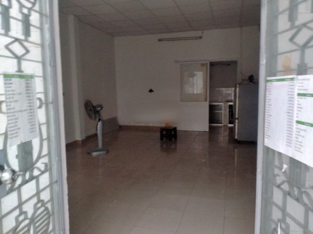 Nhà cấp 4 Huỳnh Văn Bánh, PN cho thuê 9tr/th, DT 4.2 x 9.7m có tầng lửng