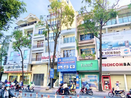 35tr/th có ngay nhà mặt tiền 250m2, 4pn, tiện kinh doanh cho thuê tại Q7