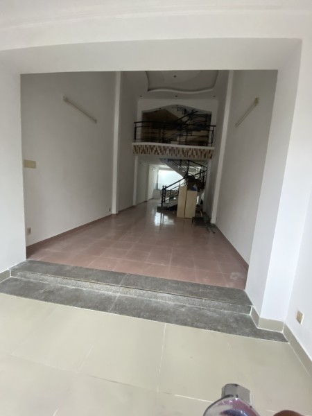 Căn nhà MT đường số 15 đối diện chợ Tân Quy, giá thuê 35tr/th siêu rộng rãi