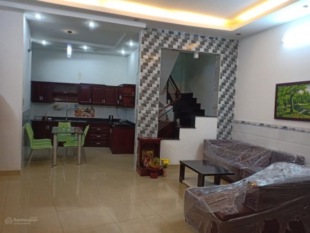 Nhà hẻm nguyên căn dài hạn chính chủ cho thuê 68m2, 3pn, giá 25 tr/th