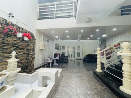 Nhà thuê 3 lầu có nt, 350m2, 6pn, gần lotte q7 giá 36 triệu/tháng